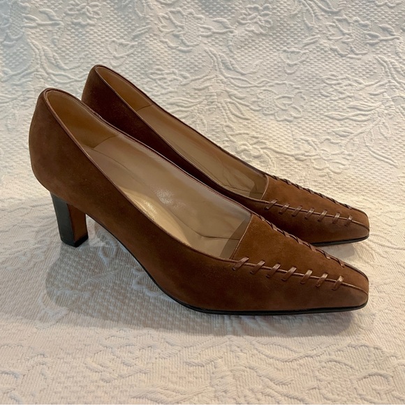 vintage Manolo Blahnik brown suede heels // US 9 EU 39 - Picture 2 of 6